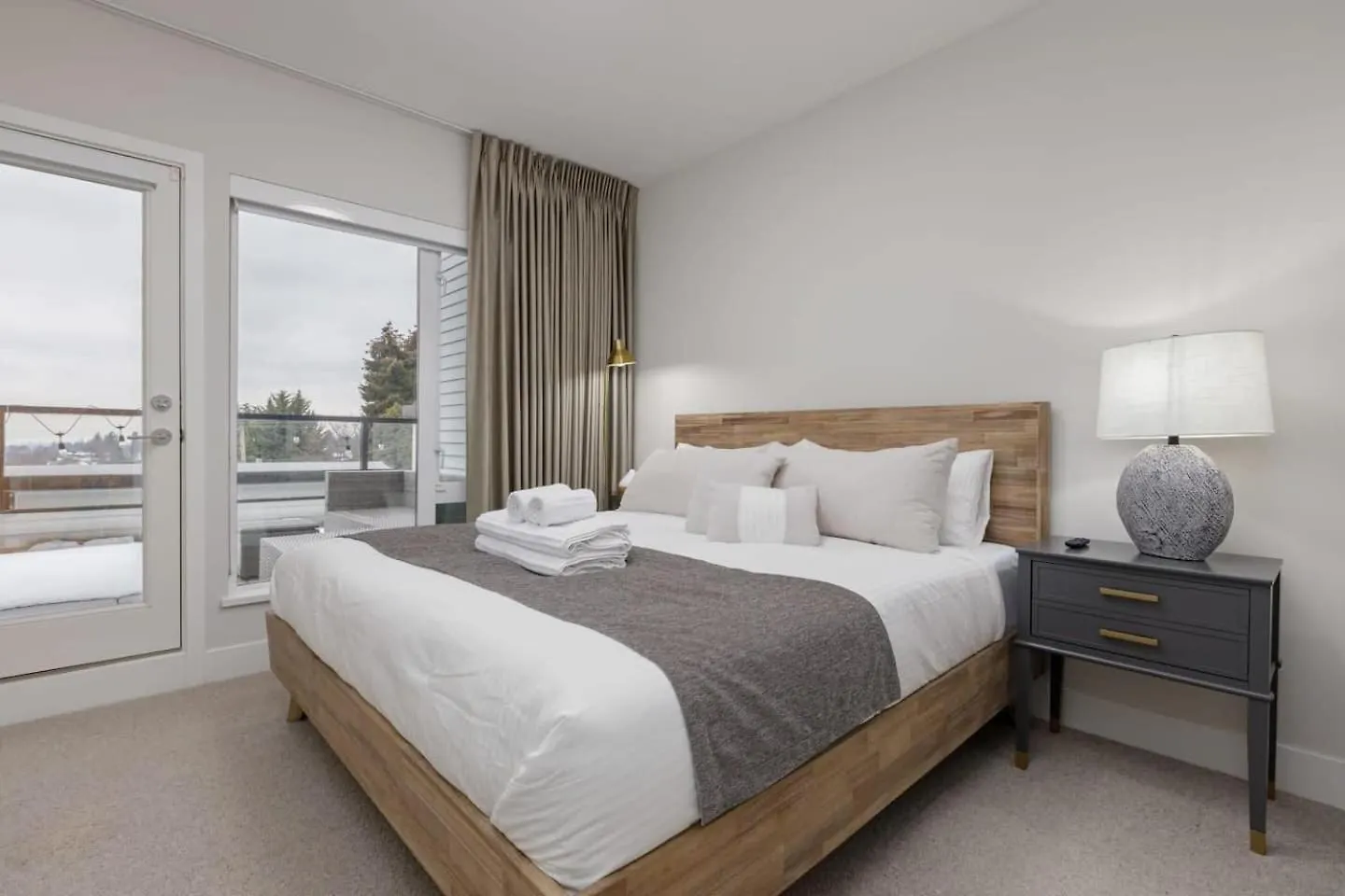 Luxury Home Near Dt And Yvr W 2 Indoor Parking Vancouver 0*,  Kanada