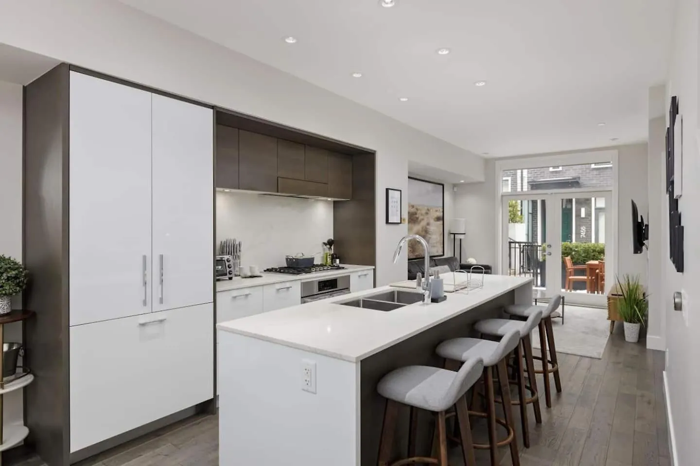 Luxury Home Near Dt And Yvr W 2 Indoor Parking Vancouver